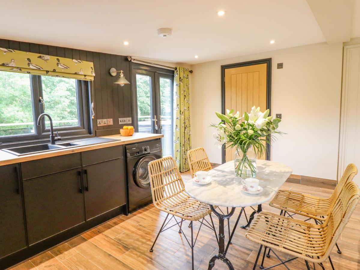 The Cabin At Evelyns Retreat คอร์เวน ภายนอก รูปภาพ